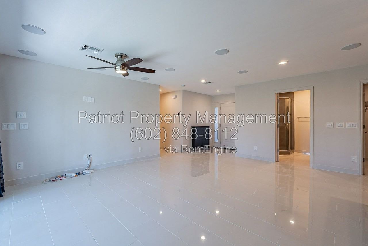 5514 N 79th Pl - Photo 5 of 42