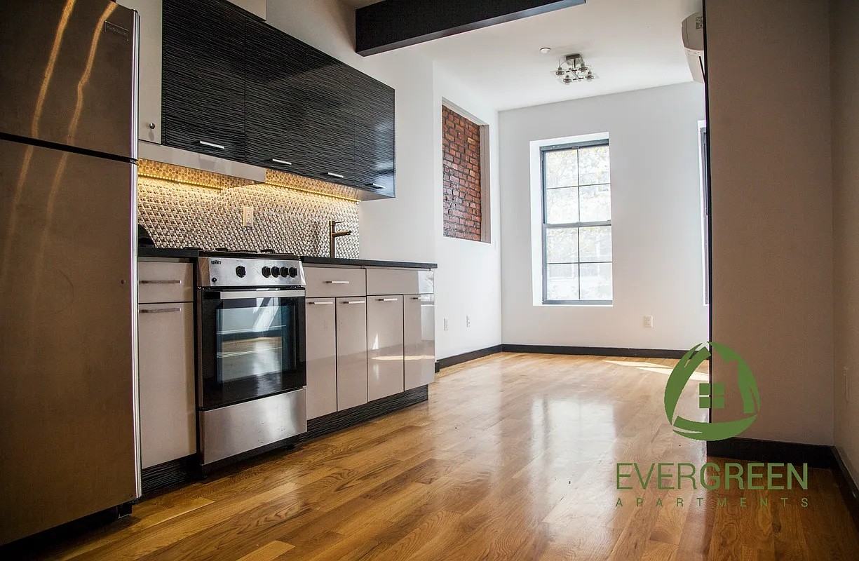 957 Kent Avenue #4 - Photo 4 of 7
