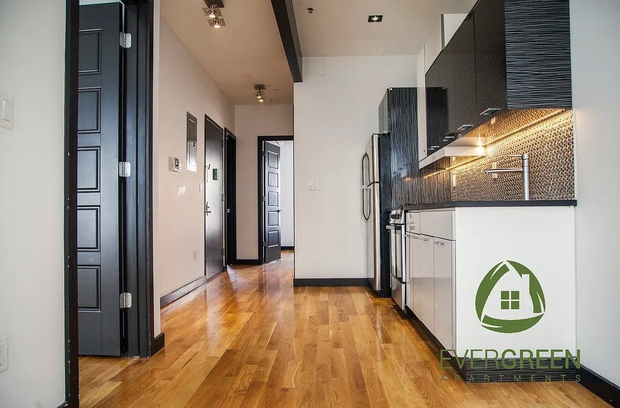 957 Kent Avenue #4 - Photo 5 of 7