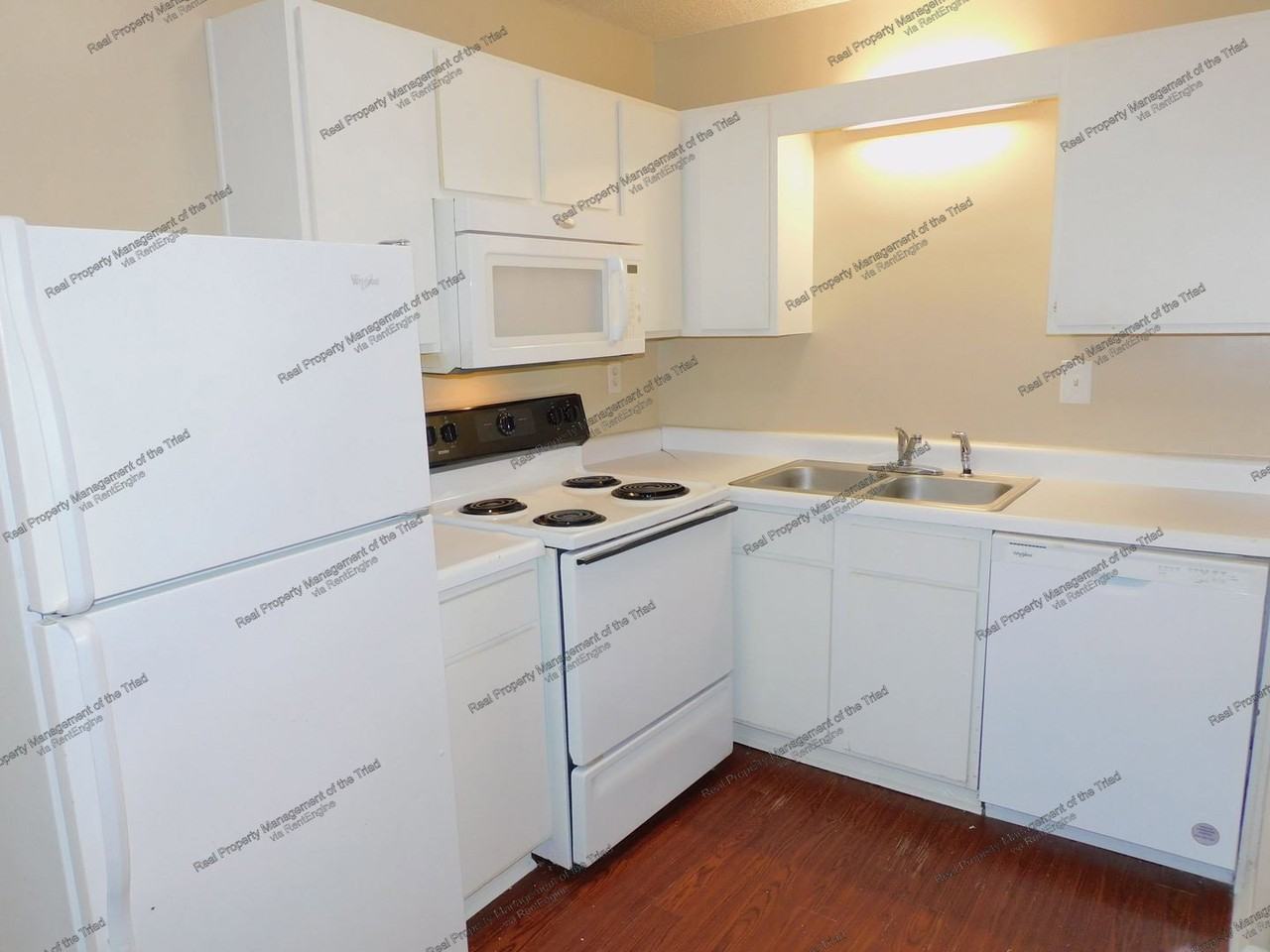 200 Idlewild Dr #B - Photo 5 of 23