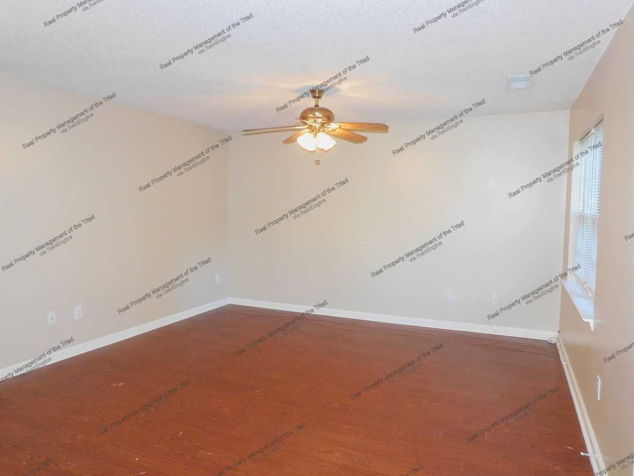 200 Idlewild Dr #B - Photo 6 of 23
