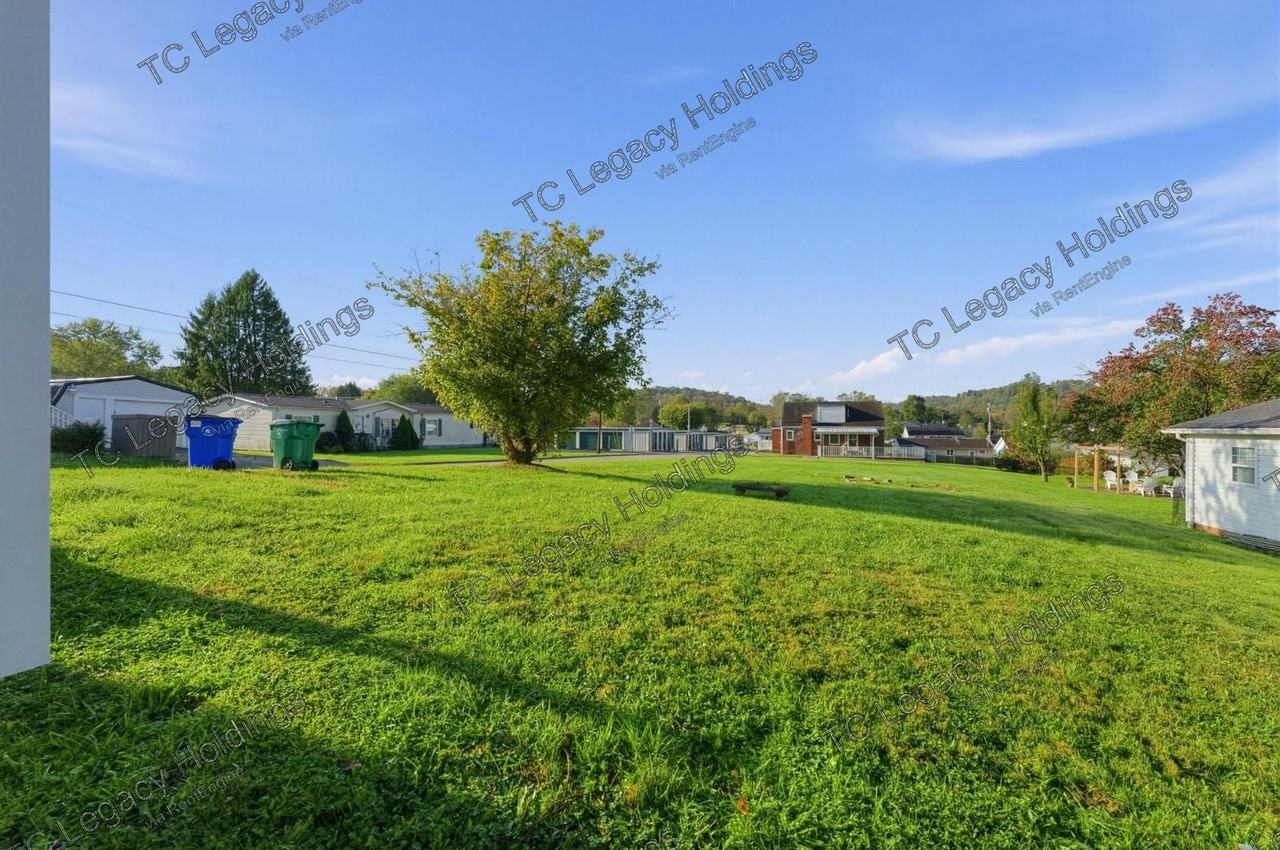 8540 Southern Ave - Photo 6 of 34