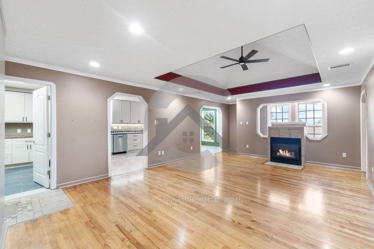 1660 Nighthawk Cir - Photo 2 of 18