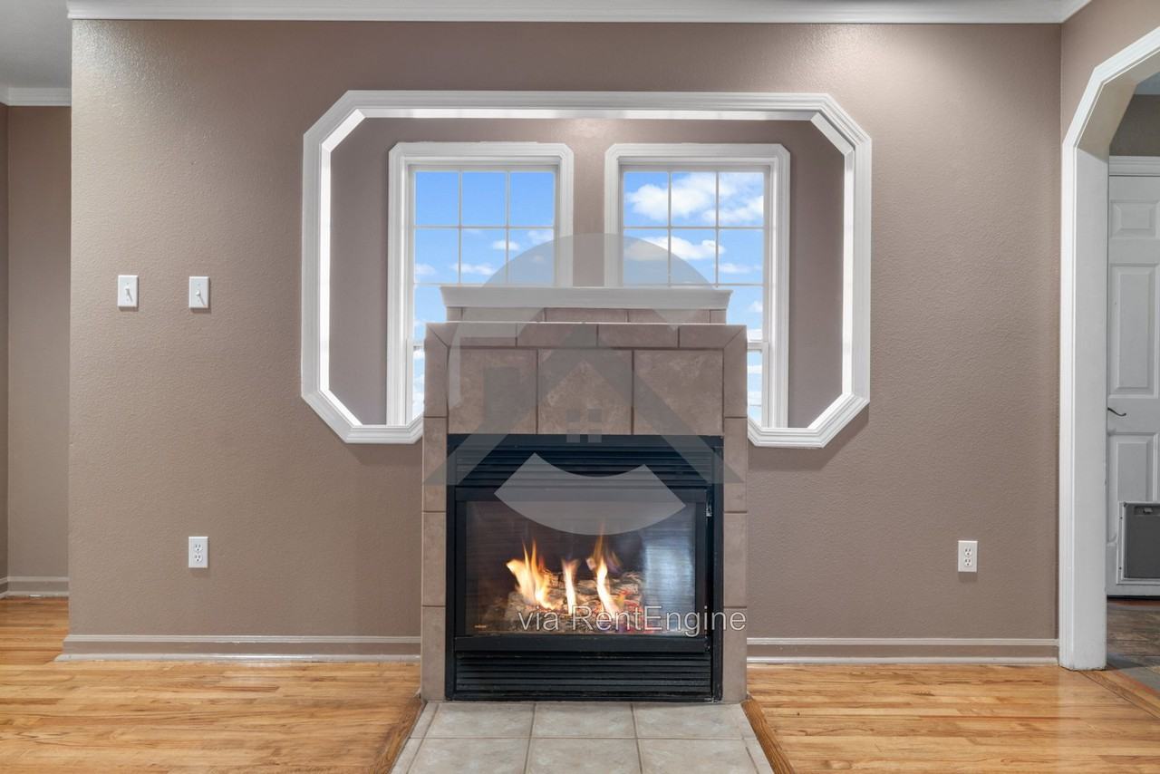 1660 Nighthawk Cir - Photo 3 of 18