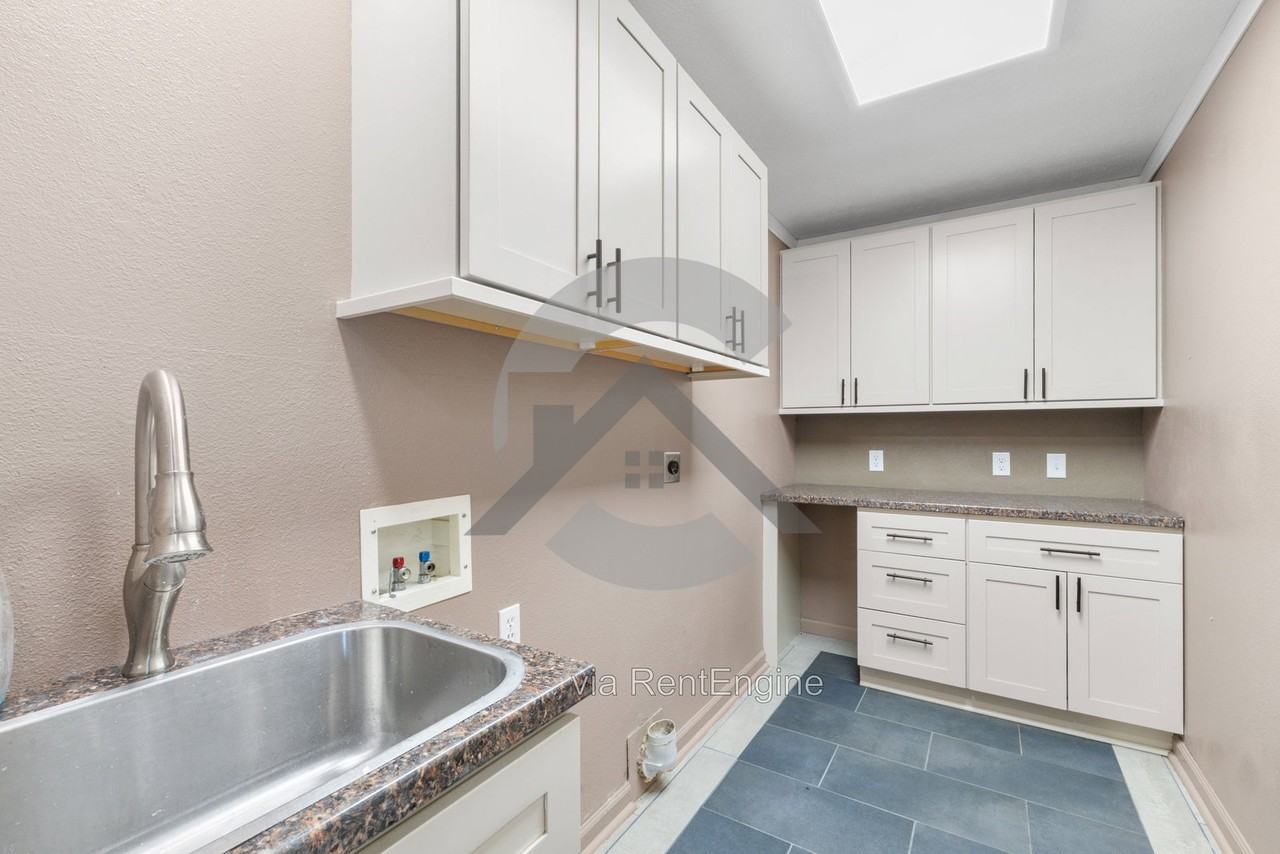 1660 Nighthawk Cir - Photo 7 of 18