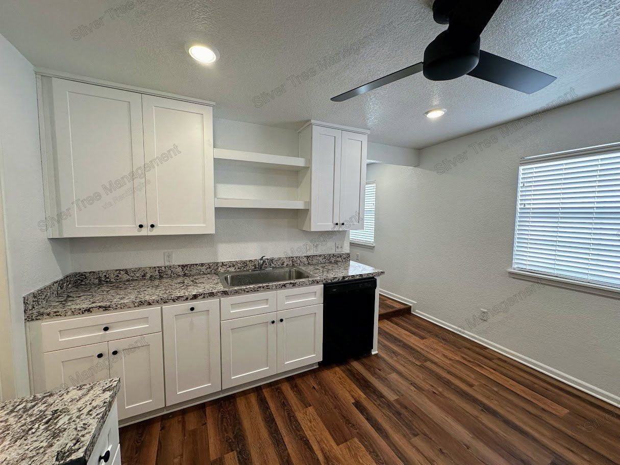 124 W Rock Island Ave #200 - Photo 4 of 21