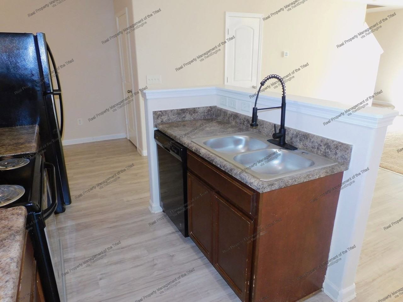 1150 Brooksridge Way - Photo 3 of 19