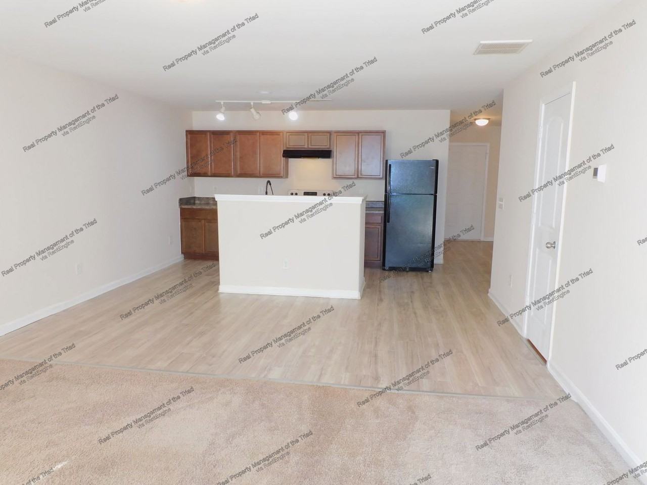 1150 Brooksridge Way - Photo 4 of 19
