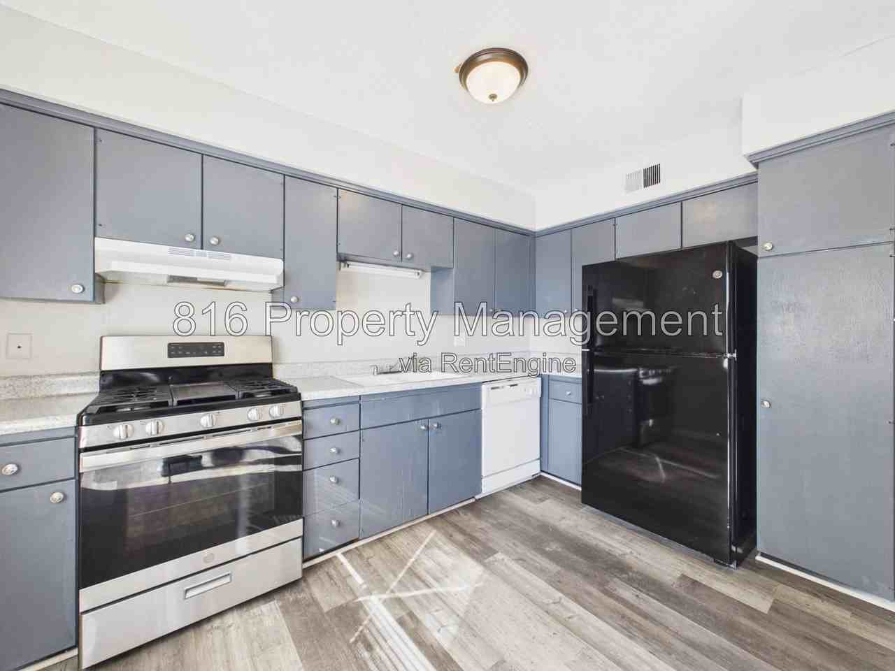 8040 Campbell St - Photo 6 of 17