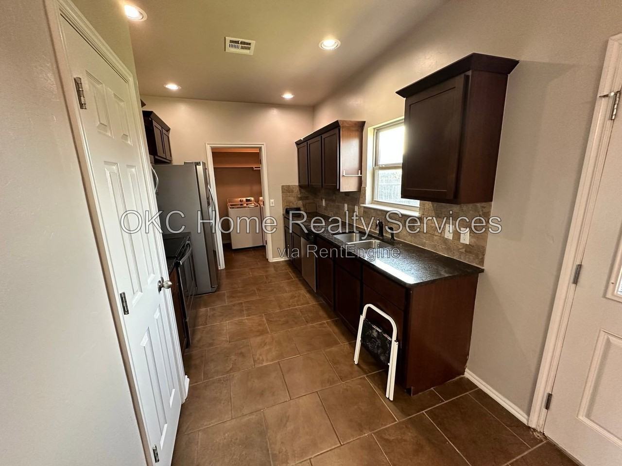508 Sw 120th Ter - Photo 3 of 24