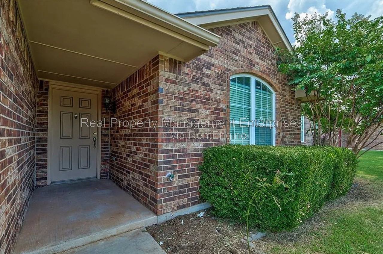 4225 Manhattan Dr - Photo 2 of 22