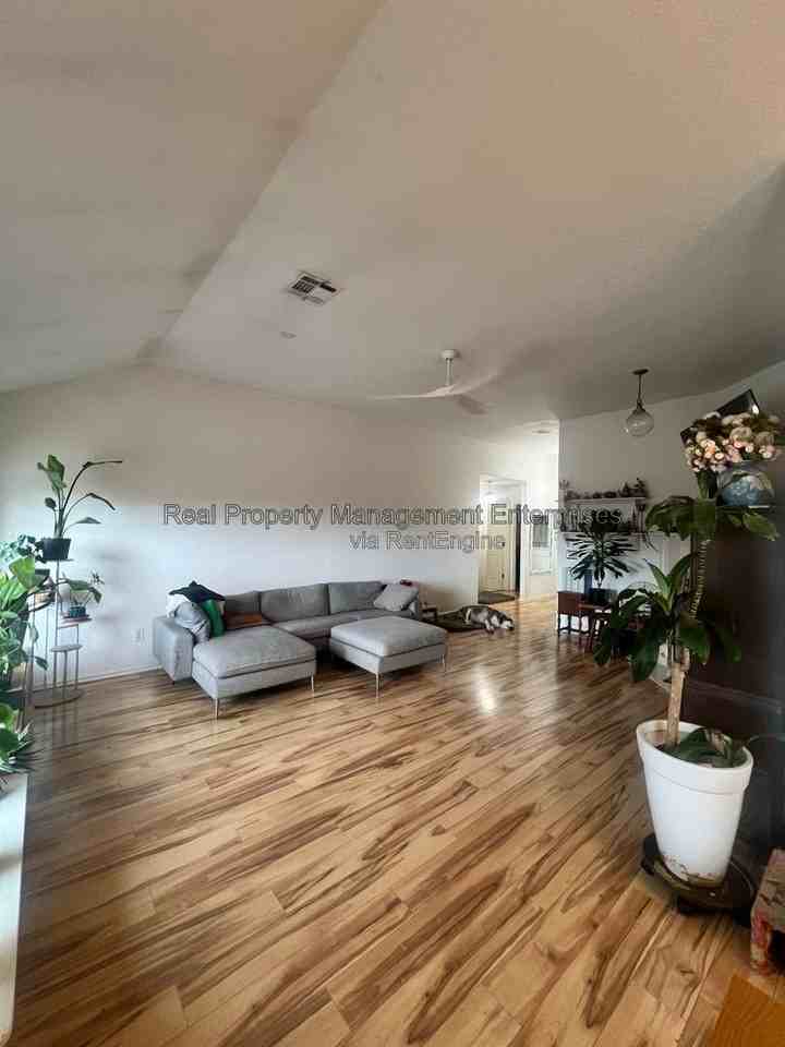 4225 Manhattan Dr - Photo 6 of 22