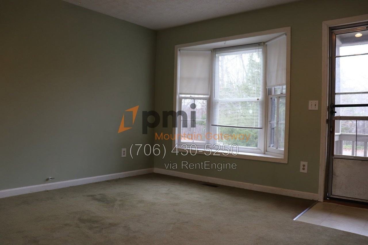 71 Primrose Dr #B - Photo 3 of 17