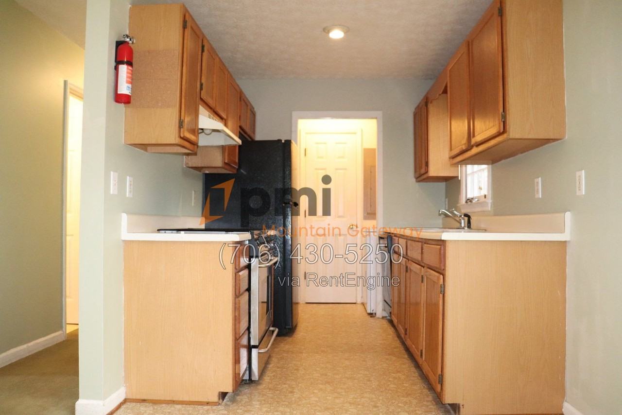 71 Primrose Dr #B - Photo 5 of 17