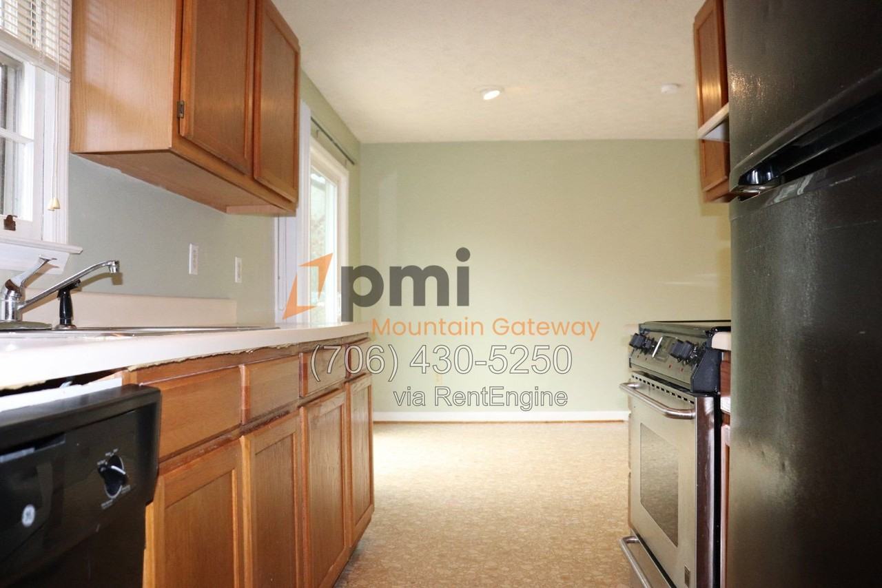 71 Primrose Dr #B - Photo 7 of 17