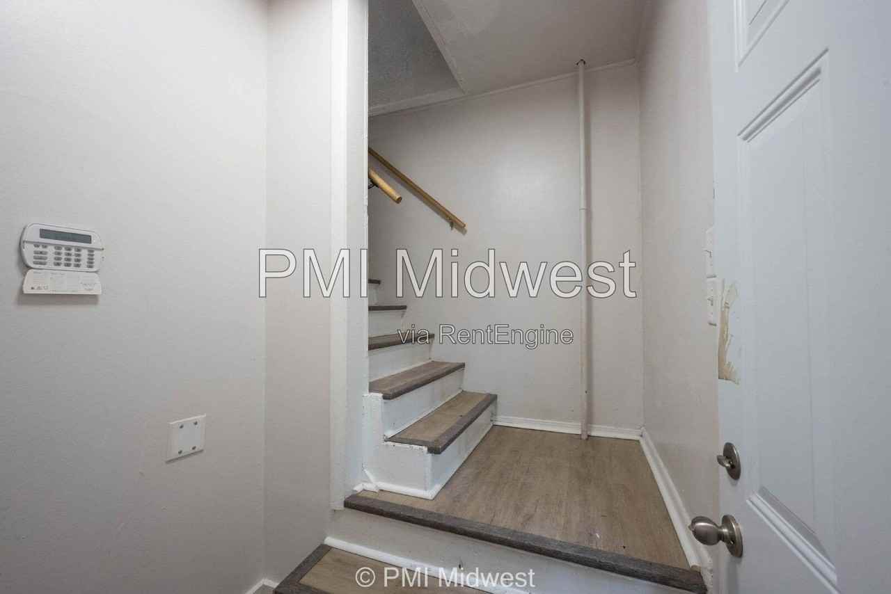 2211 E New York St #A - Photo 2 of 17