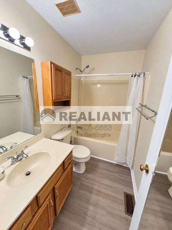 6527 Tall Oaks Dr - Photo 7 of 18