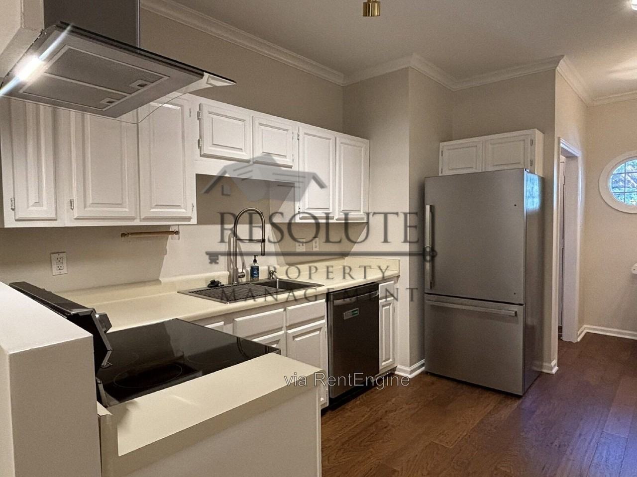 1623 Village Glenn Dr - Photo 3 of 13