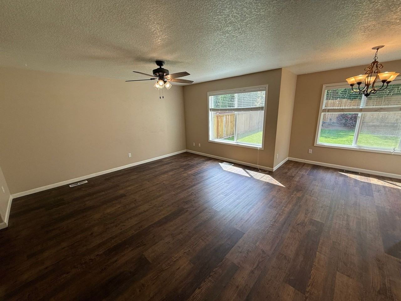 3911 Pringle Creek Ct Se - Photo 5 of 27