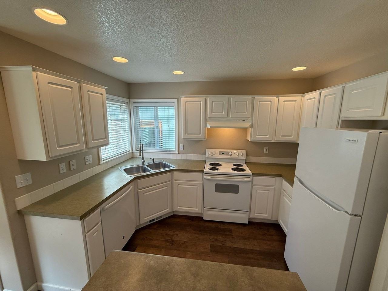 3911 Pringle Creek Ct Se - Photo 6 of 27