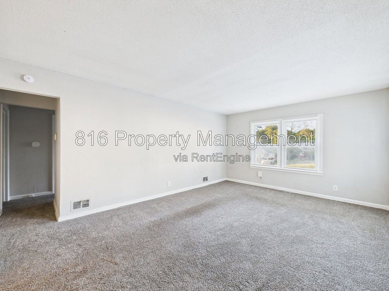 2700 Oakley Ave - Photo 2 of 19