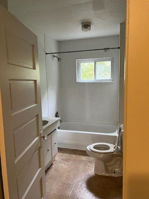 128 E Cecil St #126 - Photo 3 of 14