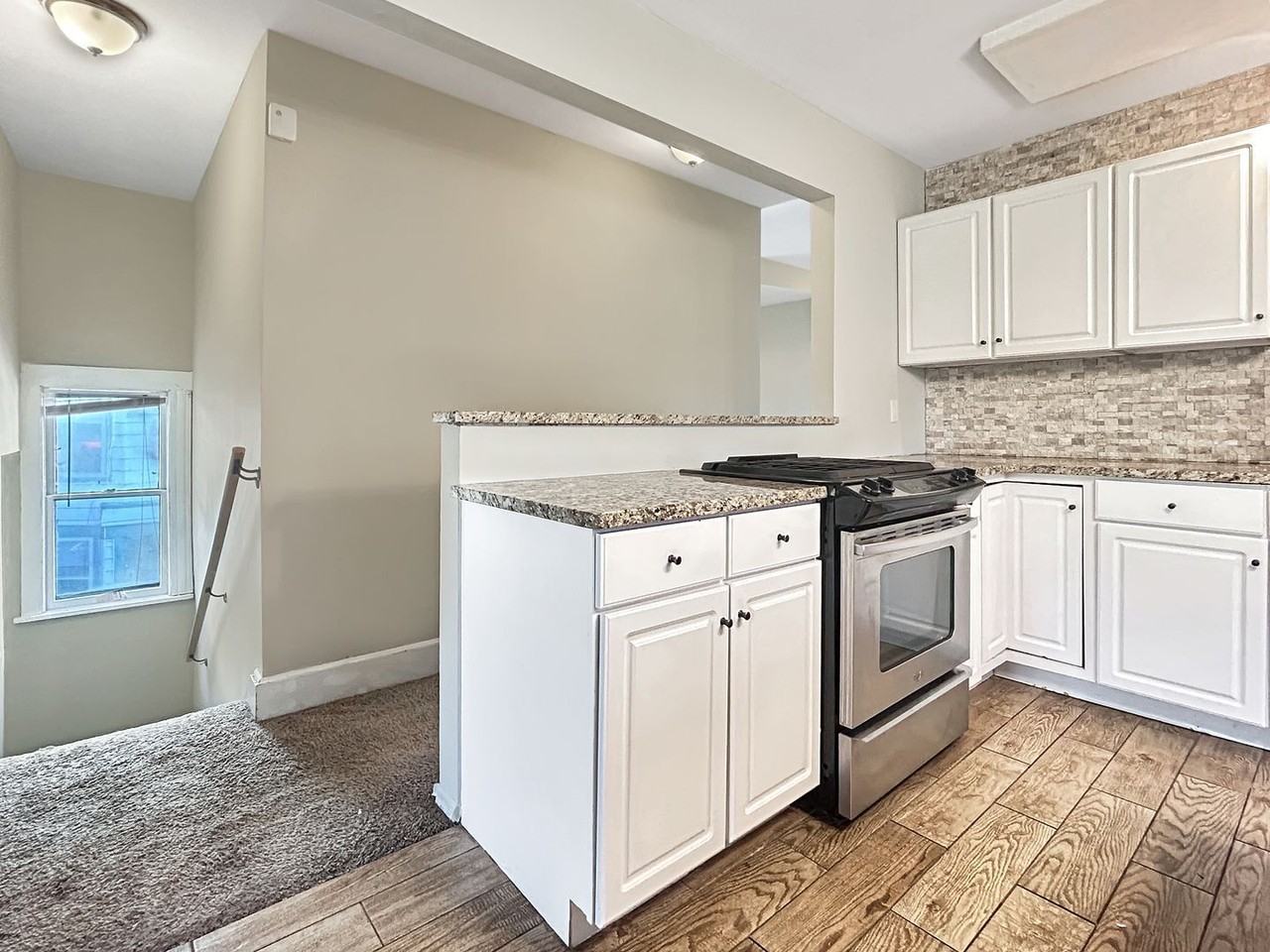2725 Dupont Ave S #2 - Photo 3 of 24