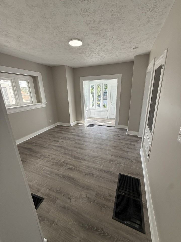 978 Manhattan Ave - Photo 2 of 16