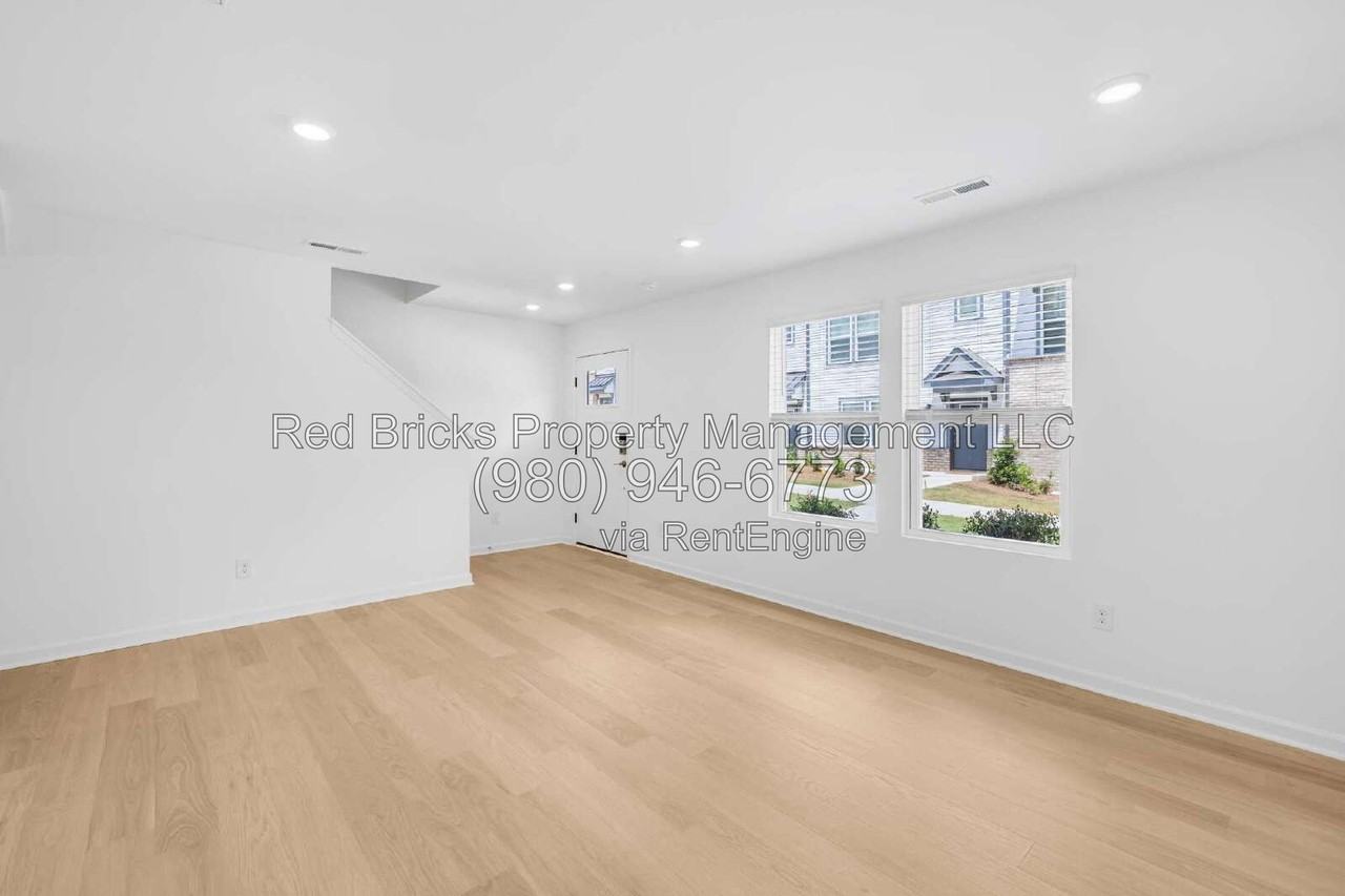 1706 Blanche St - Photo 3 of 22