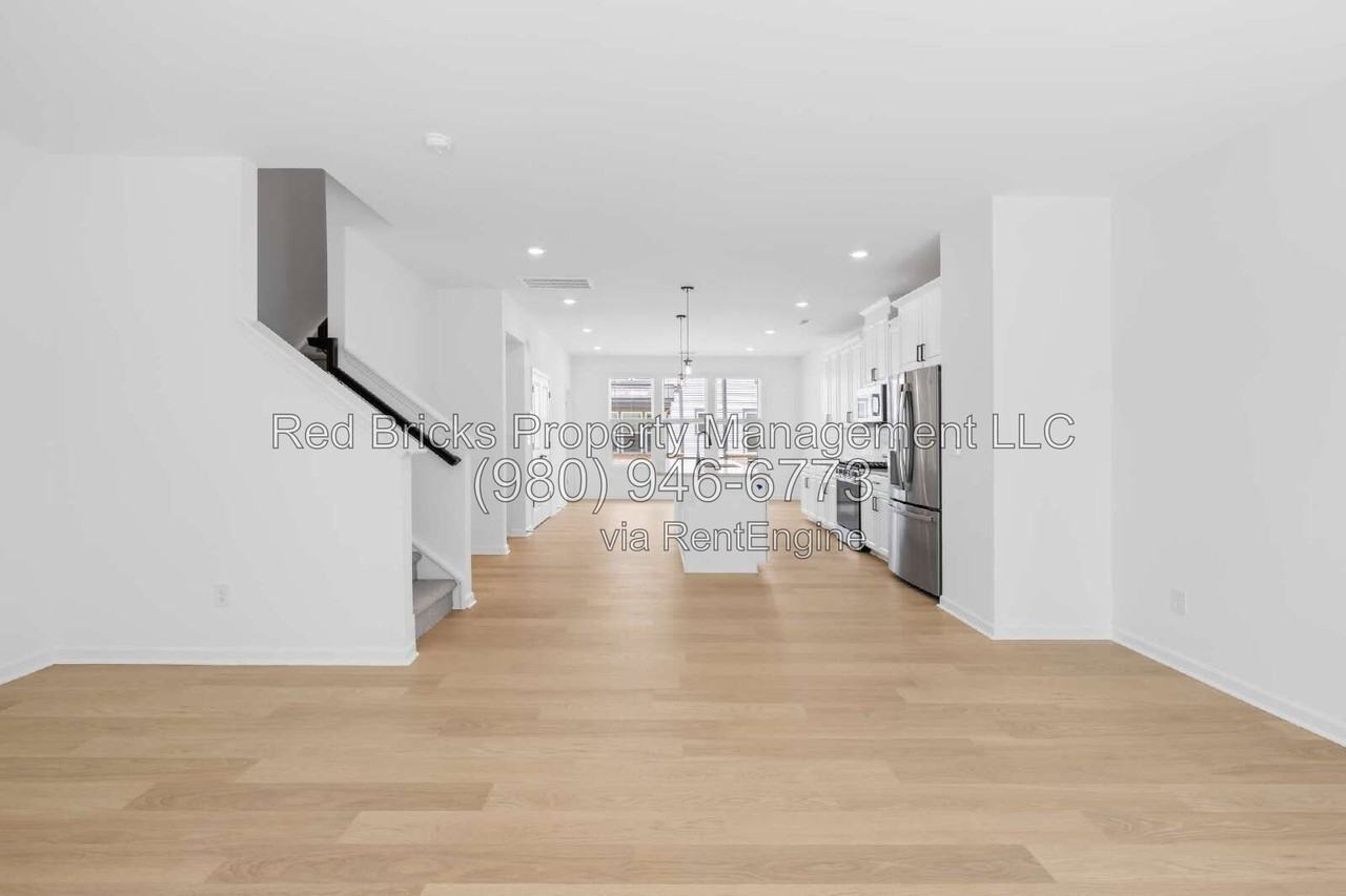 1706 Blanche St - Photo 4 of 22
