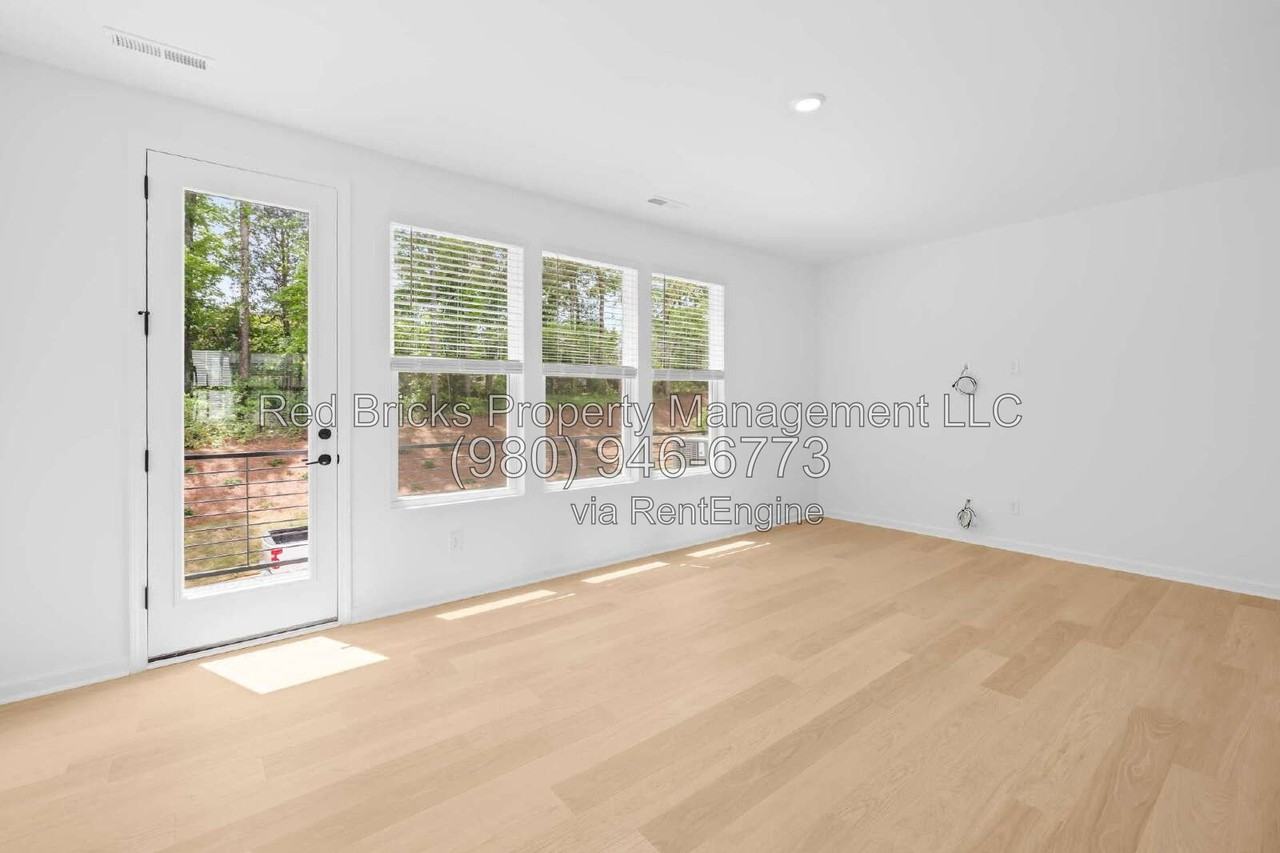 1706 Blanche St - Photo 5 of 22