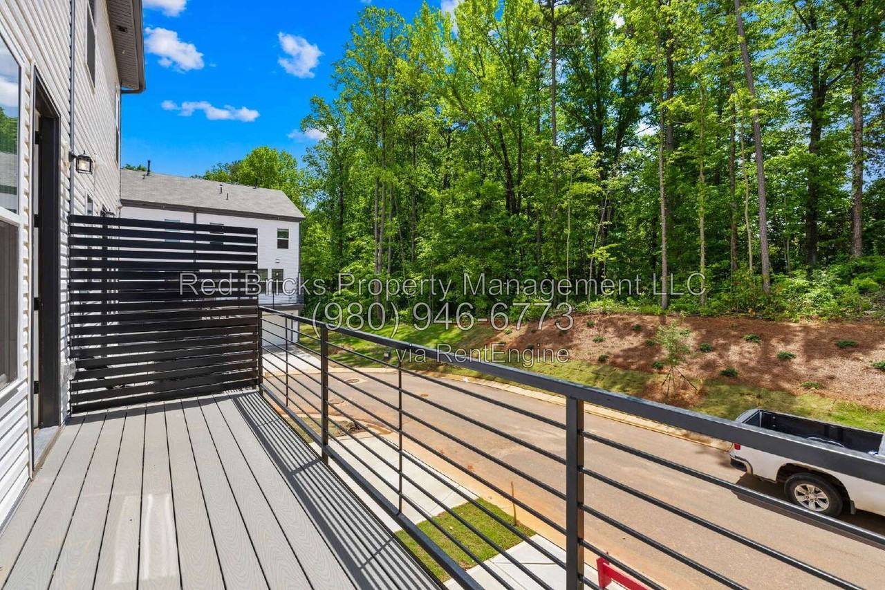 1706 Blanche St - Photo 6 of 22
