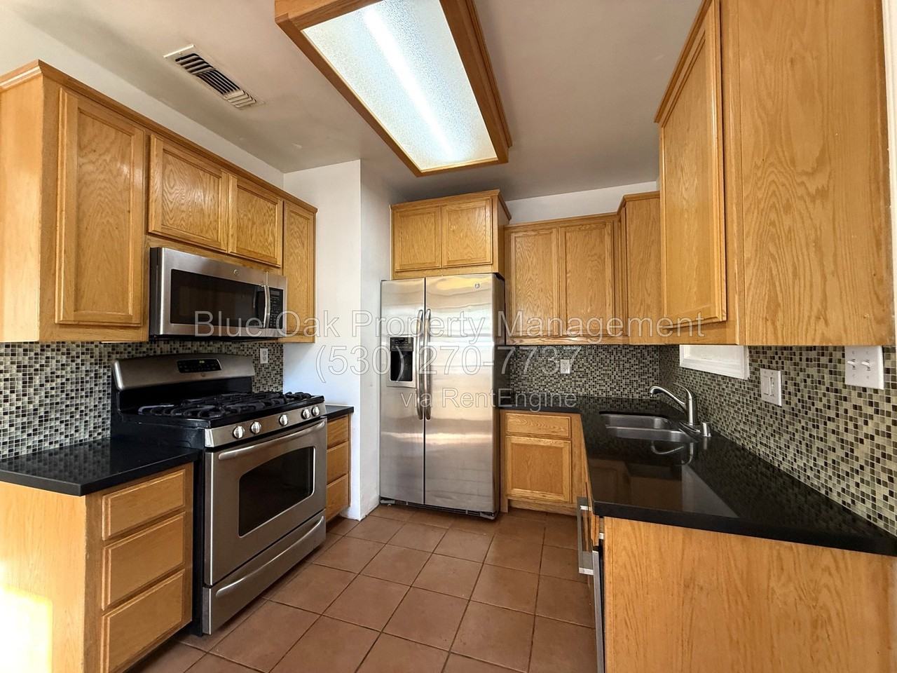 243 W Lindo Ave - Photo 4 of 11