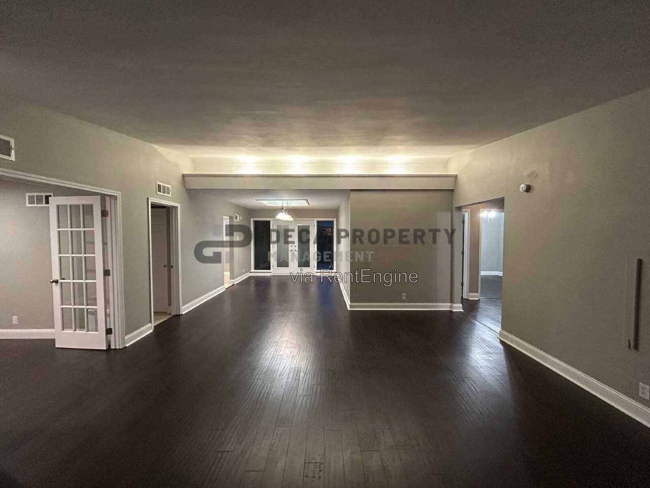 938 Briarwood Ln - Photo 2 of 18