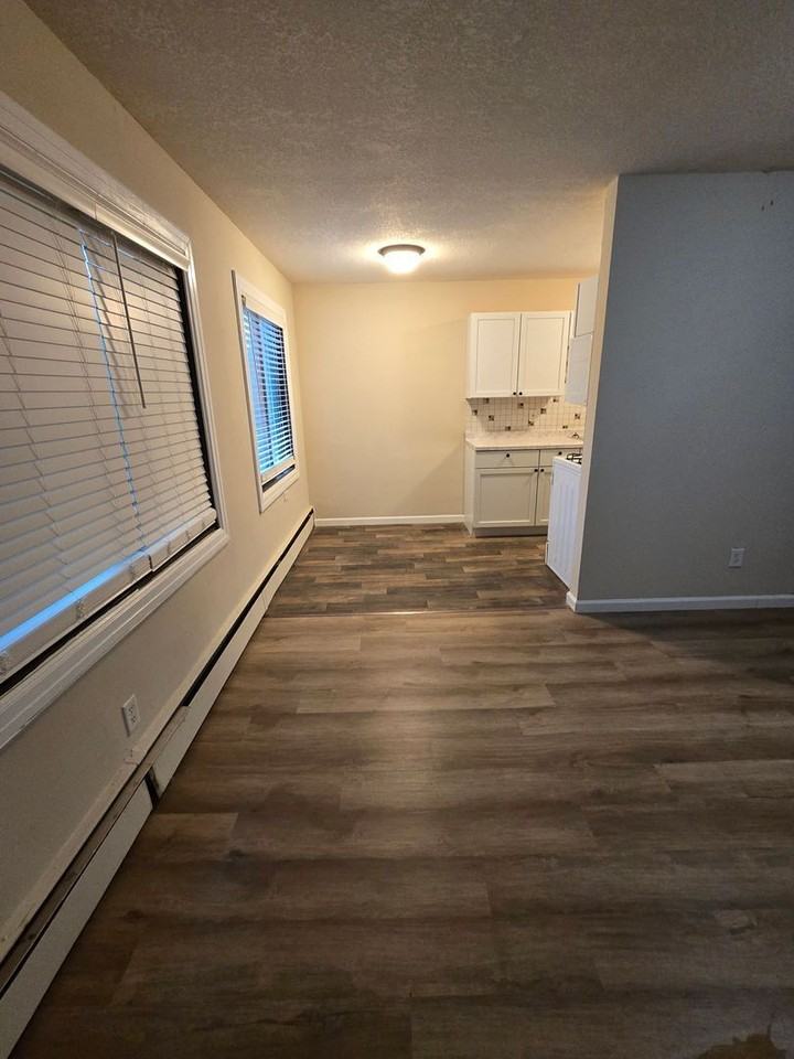 3904 W 126th St #102 - Photo 3 of 8