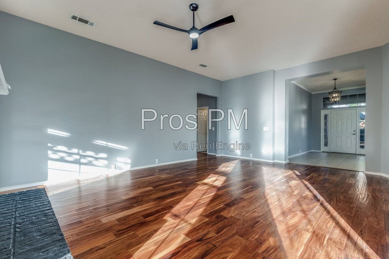 7101 Bouquet Dr - Photo 2 of 14