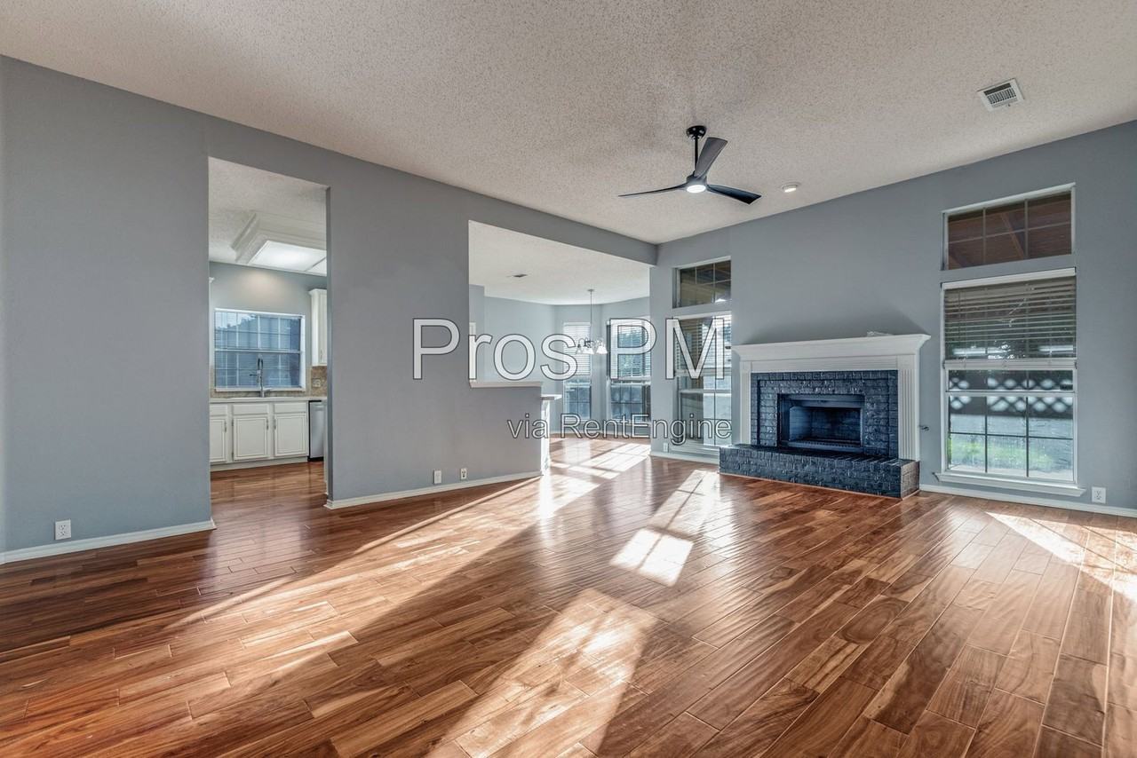 7101 Bouquet Dr - Photo 3 of 14