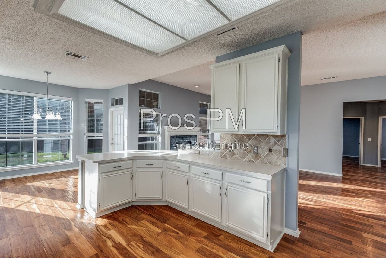 7101 Bouquet Dr - Photo 6 of 14