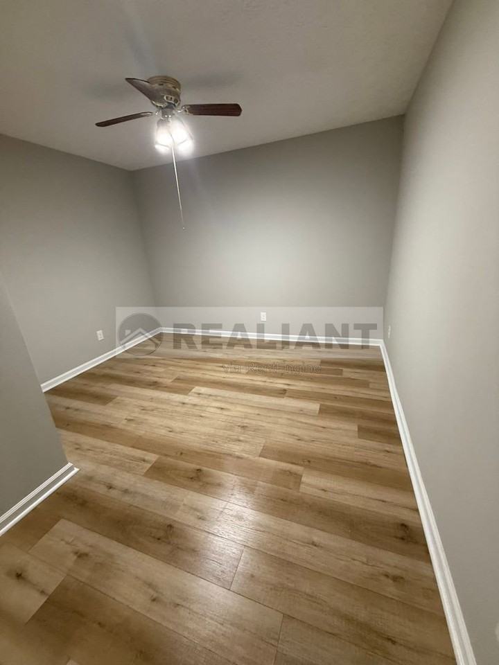 2069 Fontaine Rd #4 - Photo 5 of 7