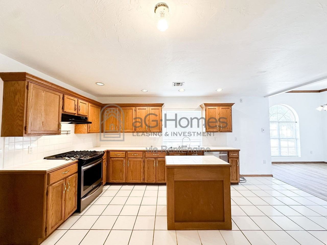 6408 Westlane - Photo 3 of 19