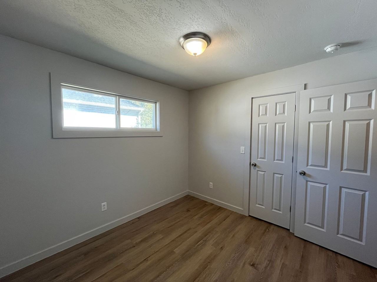 1104 N Hawthorne St #B - Photo 7 of 12