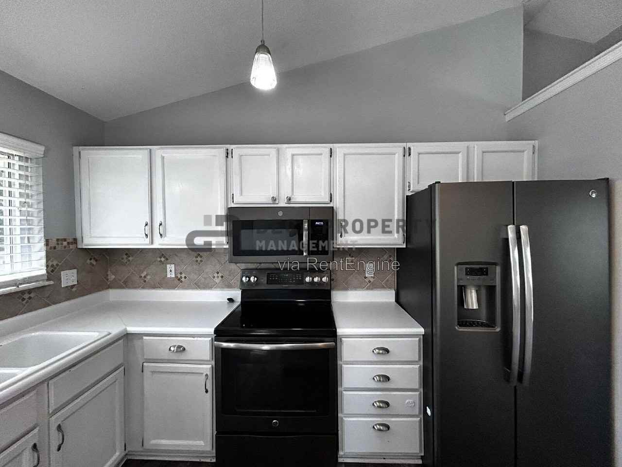 941 Guildford Ct - Photo 6 of 26