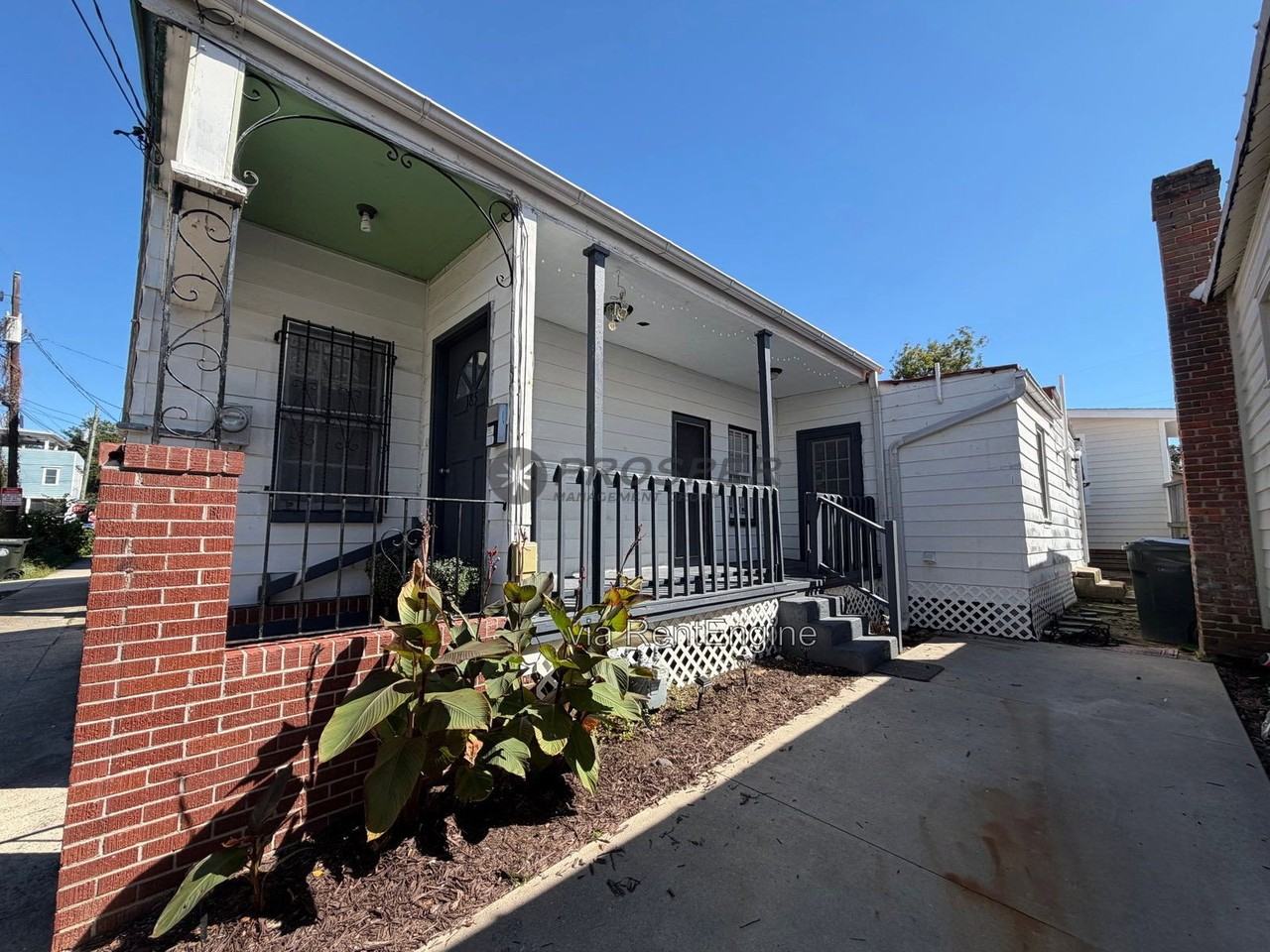 185 Line St - Photo 2 of 18