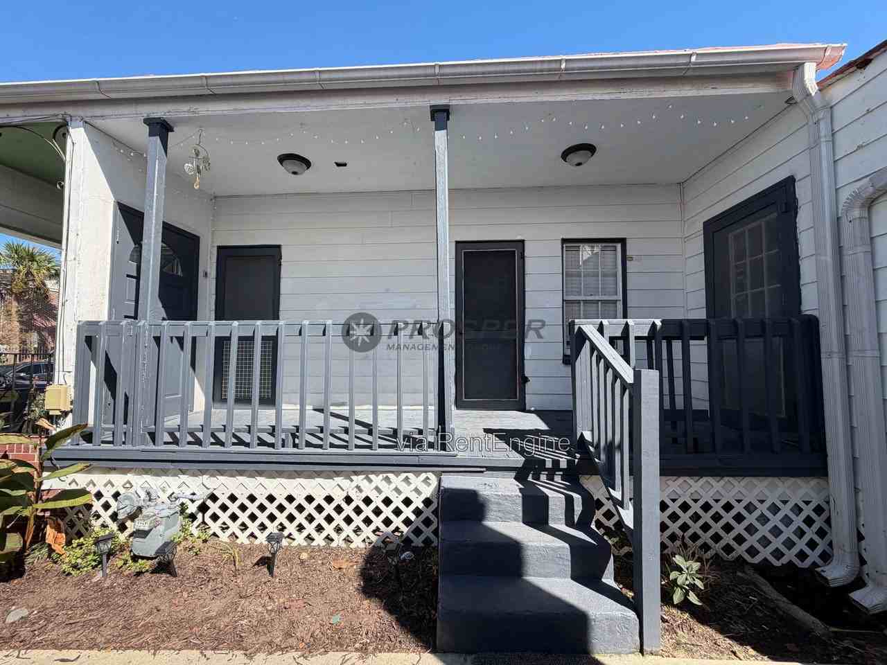 185 Line St - Photo 3 of 18