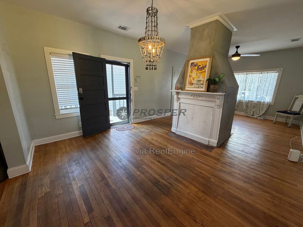 185 Line St - Photo 5 of 18