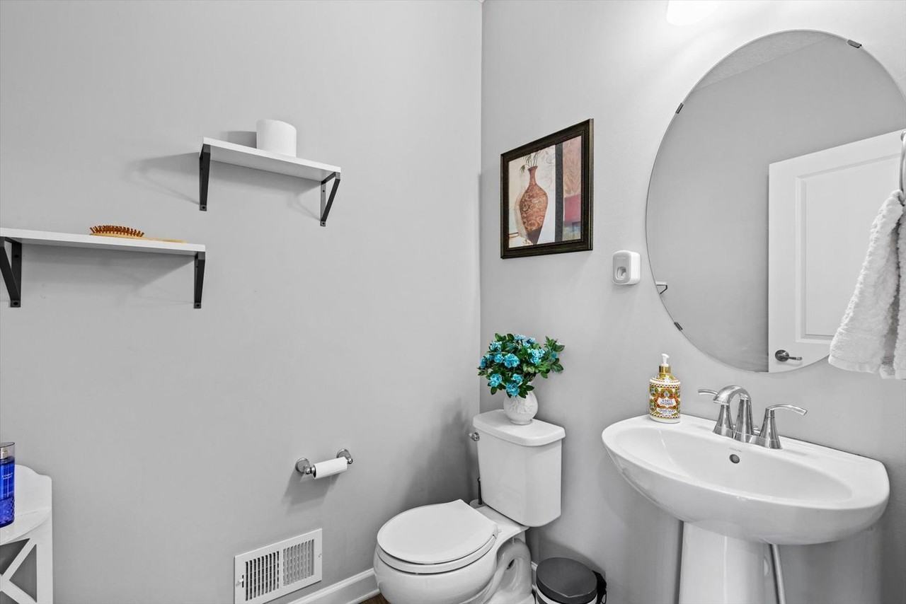 19387 Primrose Ln - Photo 7 of 26