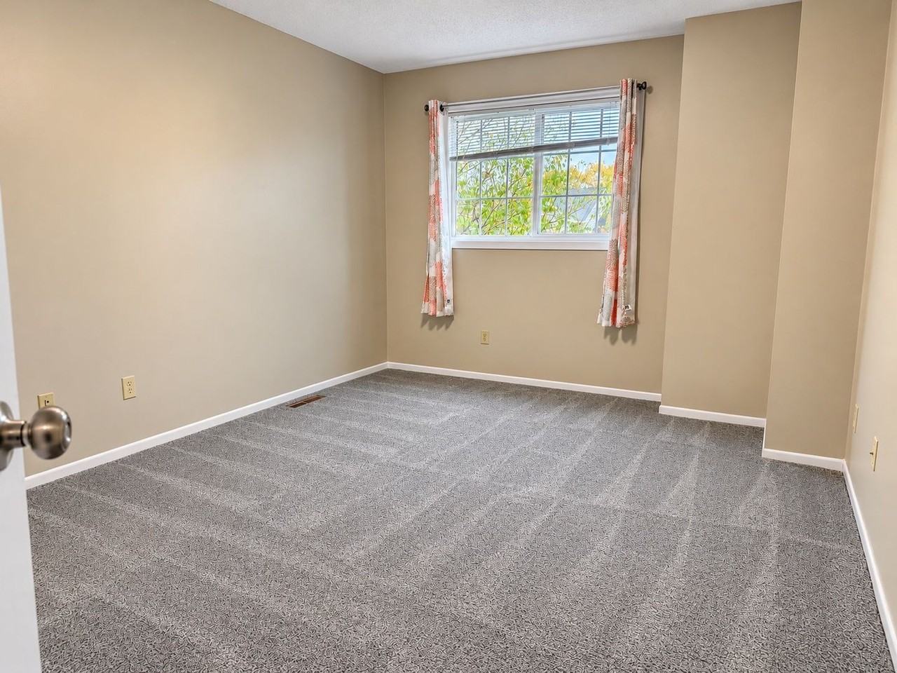 4255 Merrimac Ln N #41 - Photo 4 of 12