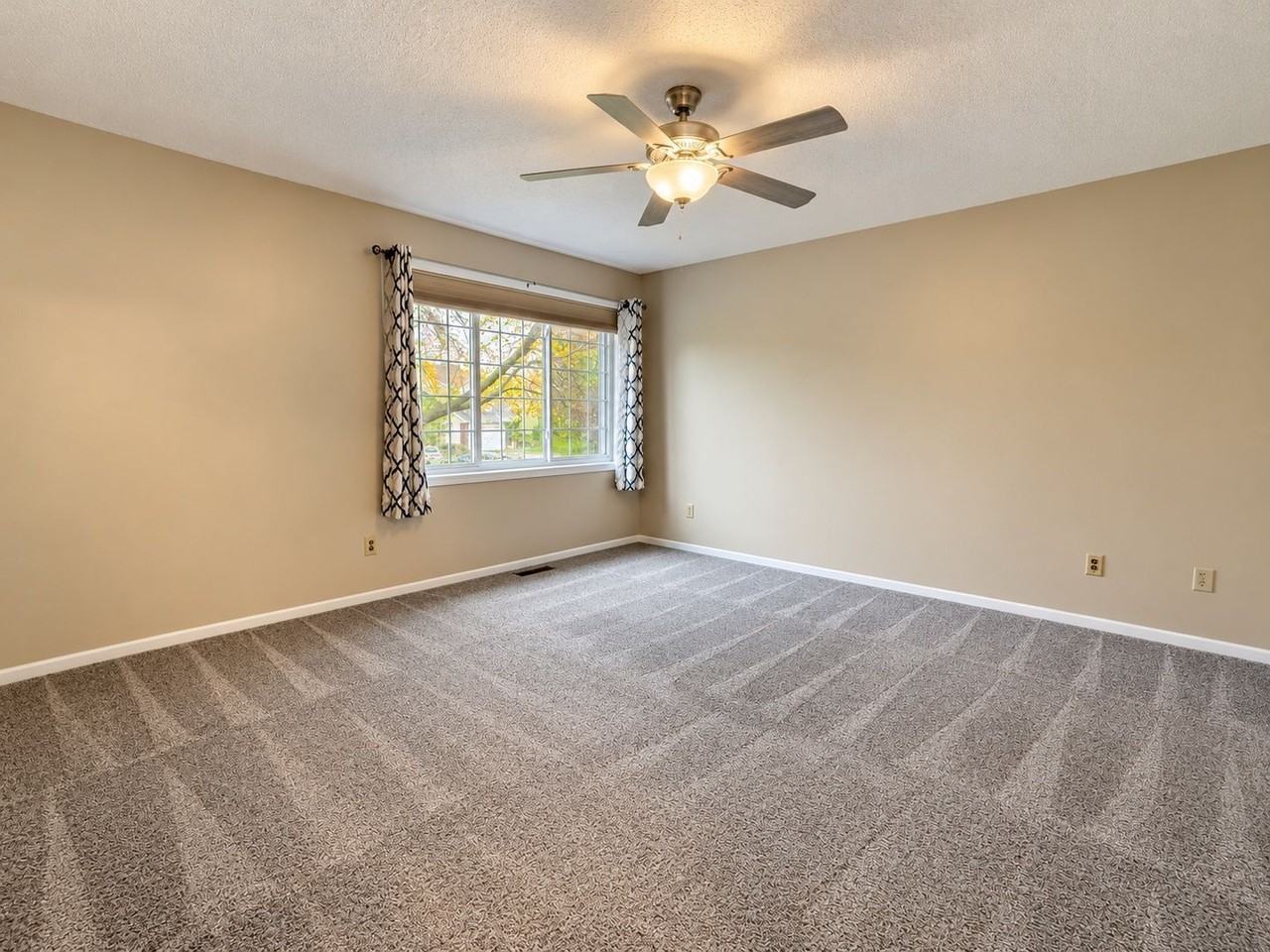 4255 Merrimac Ln N #41 - Photo 5 of 12