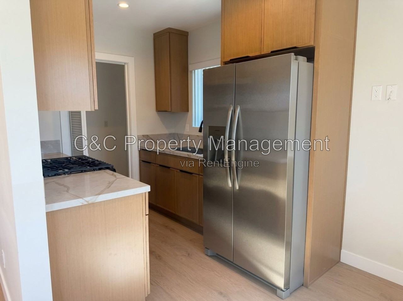 1645 E 50th St - Photo 4 of 9