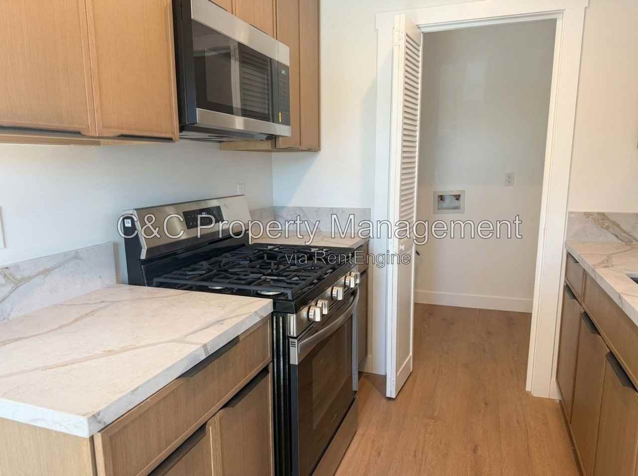 1645 E 50th St - Photo 5 of 9